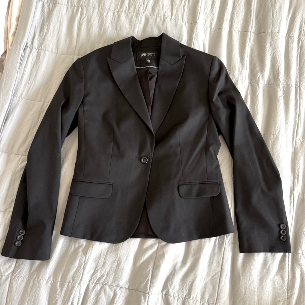 Affinity apparel womens suit jacket blazer black size 6
